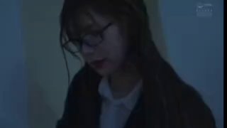 水靈靈的大眼睛極品女神，躺下露出粉嫩大胸部 超近景特寫蝴蝶粉穴 乾淨誘人多汁